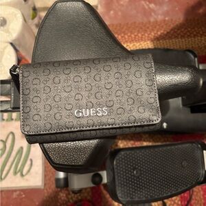 GUESS Black Logo Small Continental Wallet